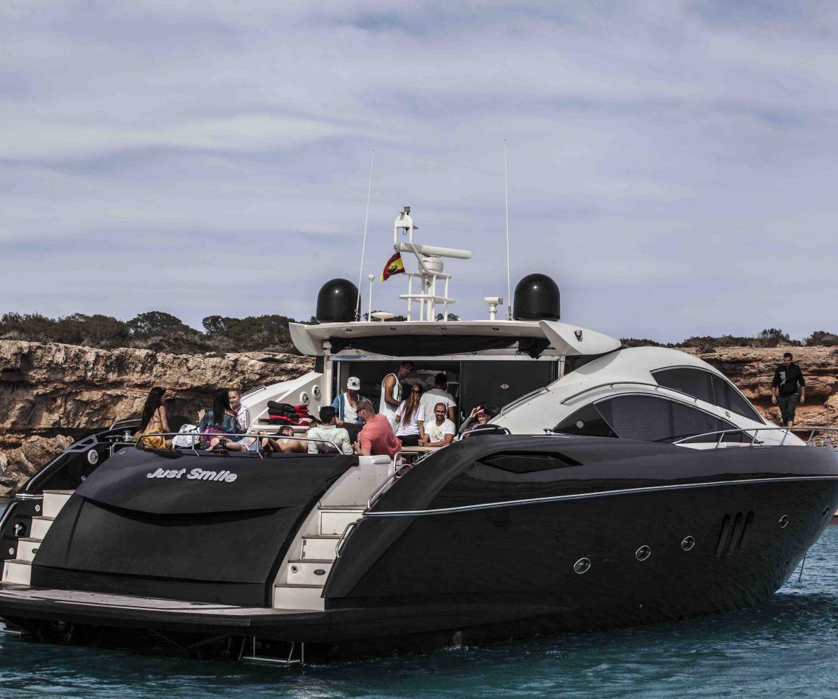 Boat Hire Ibiza Predator 82